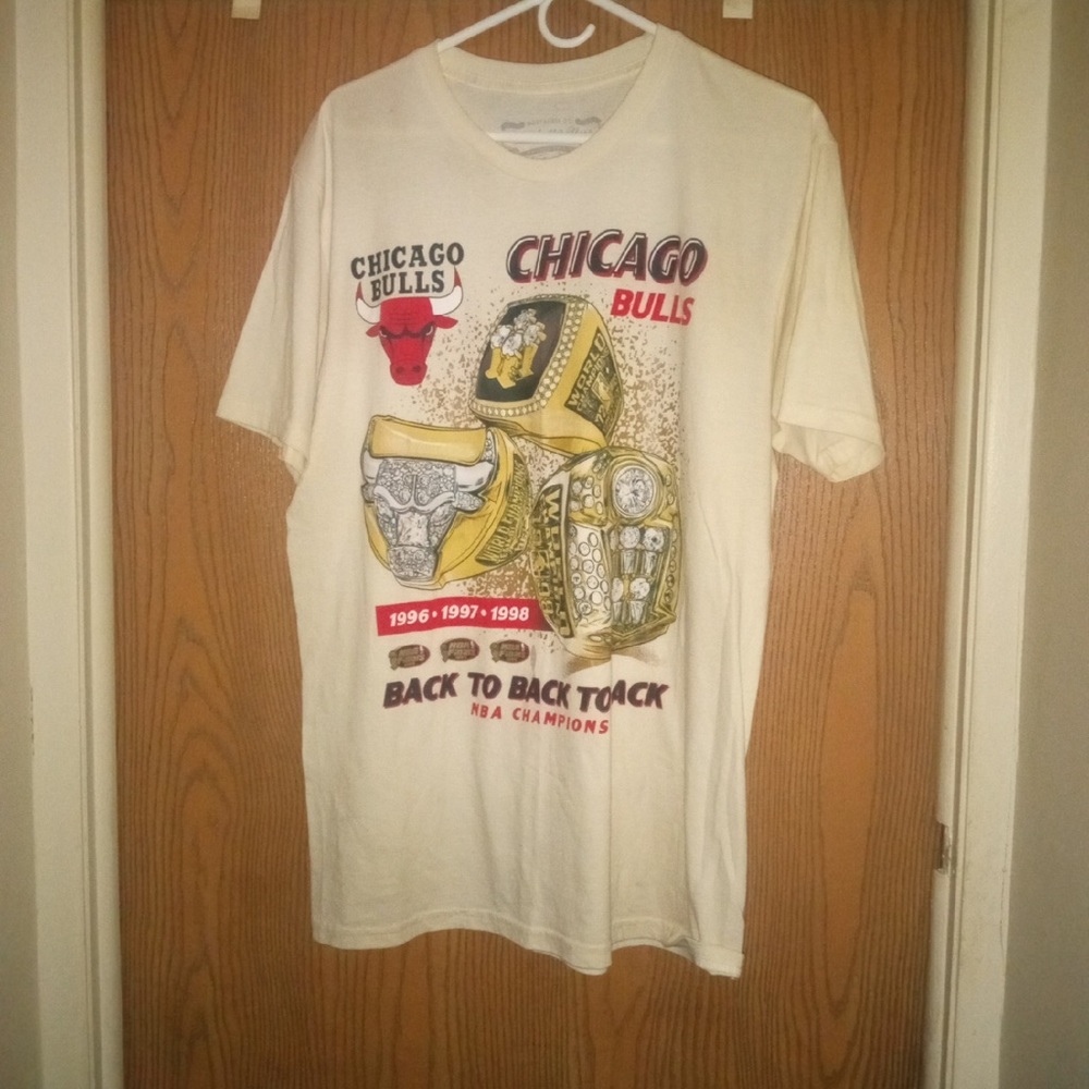 Mitchell & Ness Cream Chicago Bulls gold championships rings authentic 96-97-98
